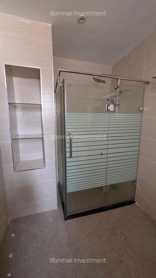 4 Bed Townhouse with En Suite at Lavington Green. - 16