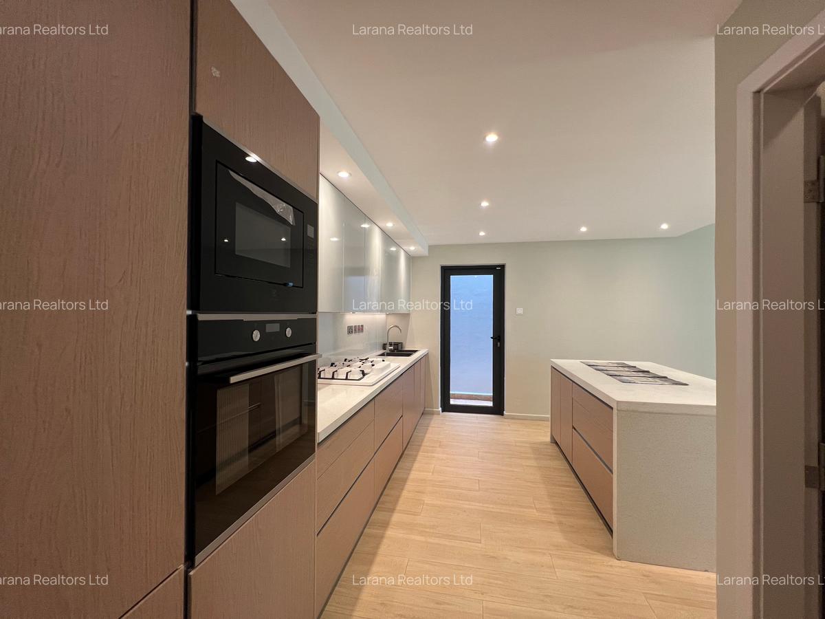 5 Bed Townhouse with En Suite in Kyuna - 4