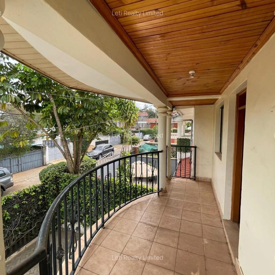 4 Bed Townhouse with En Suite in Lavington - 2