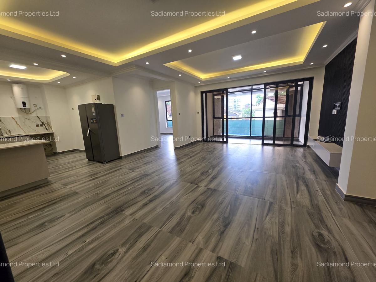 2 Bed Apartment with En Suite in Brookside - 2