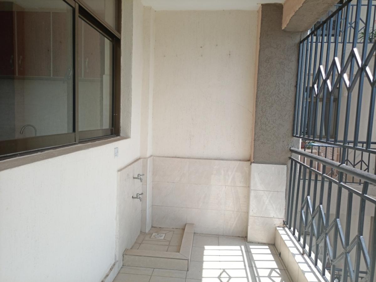 3 Bed Apartment with En Suite at Kilimani Estate - 4