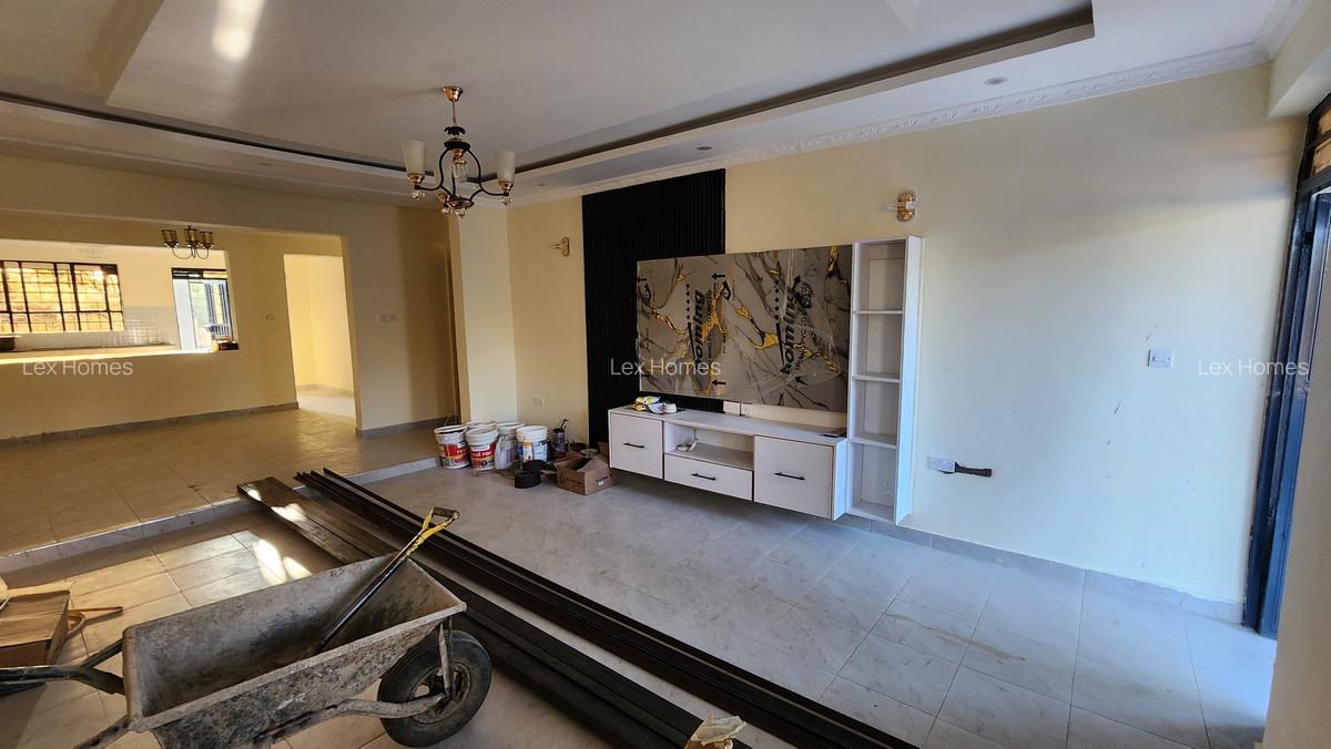 3 Bed House with En Suite at Rimpa - 2