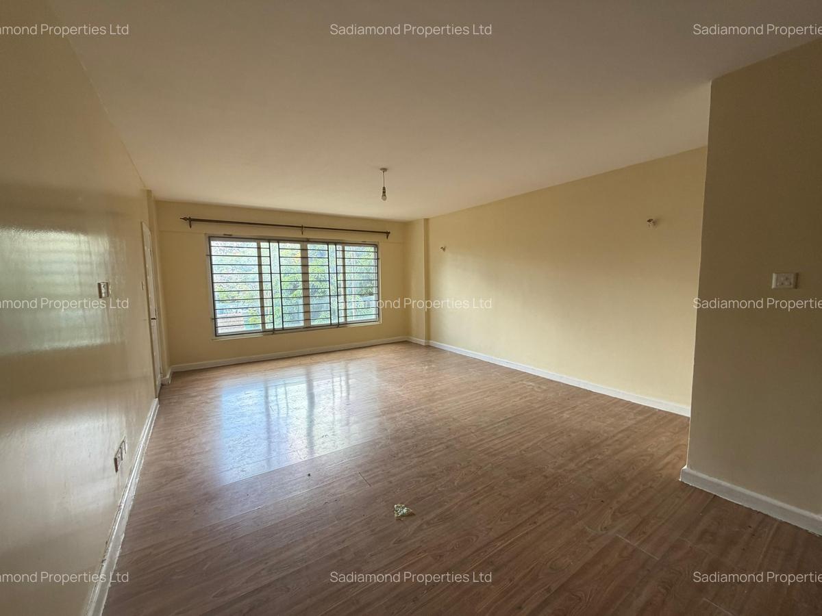 3 Bed Apartment with En Suite in Parklands - 7