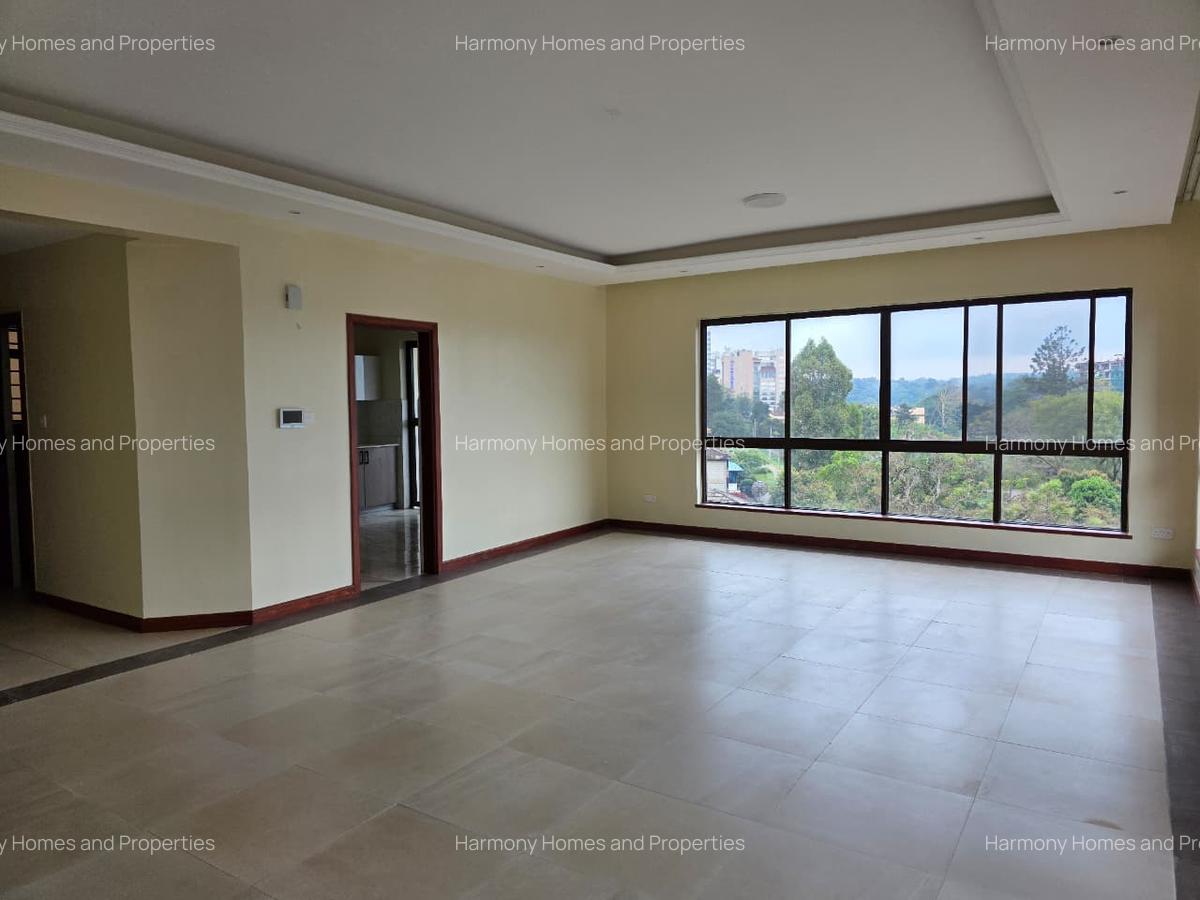 3 Bed Apartment with En Suite in Parklands - 10