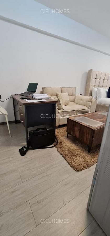 Furnished Studio Apartment with En Suite at Wood Avenue - 2