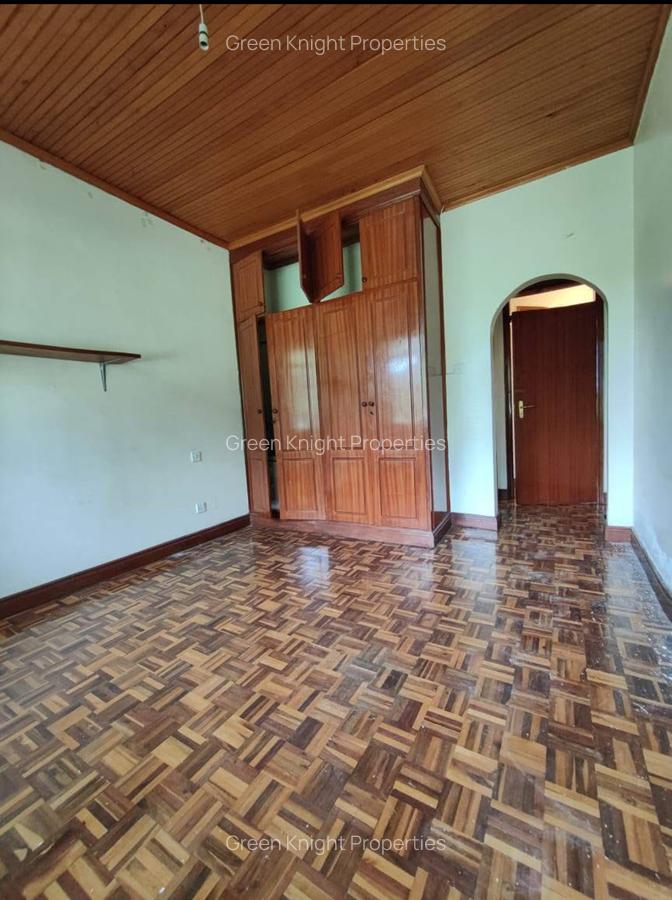 4 Bed Townhouse with En Suite in Lavington - 8