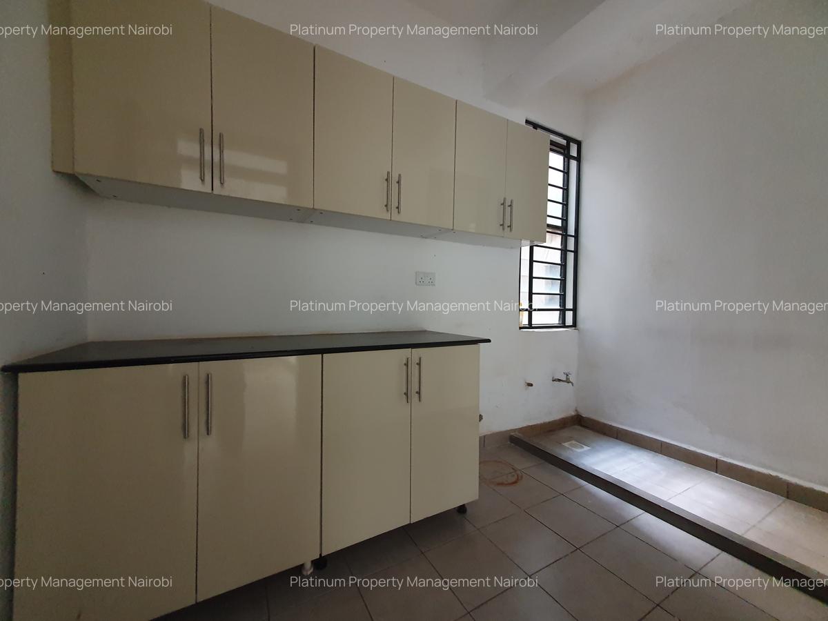3 Bed Apartment with En Suite in Parklands - 11