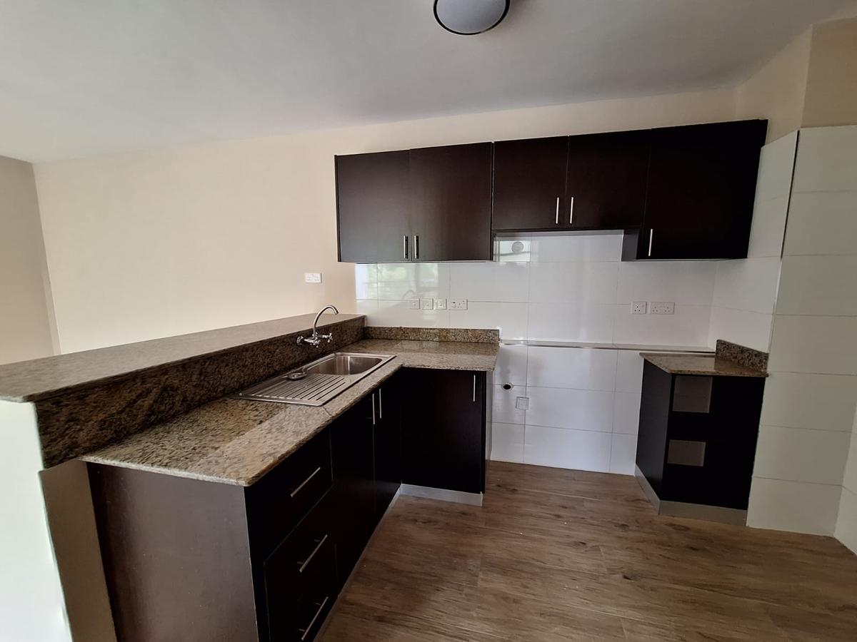 3 Bed Apartment with En Suite at Near Isk - 4