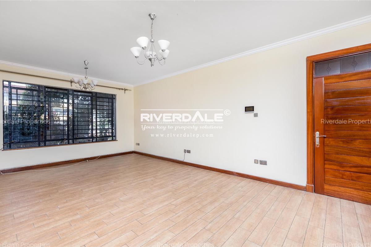 4 Bed Apartment with En Suite in Parklands - 1
