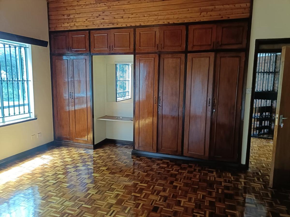 3 Bed Apartment with Staff Quarters in Lavington - 11