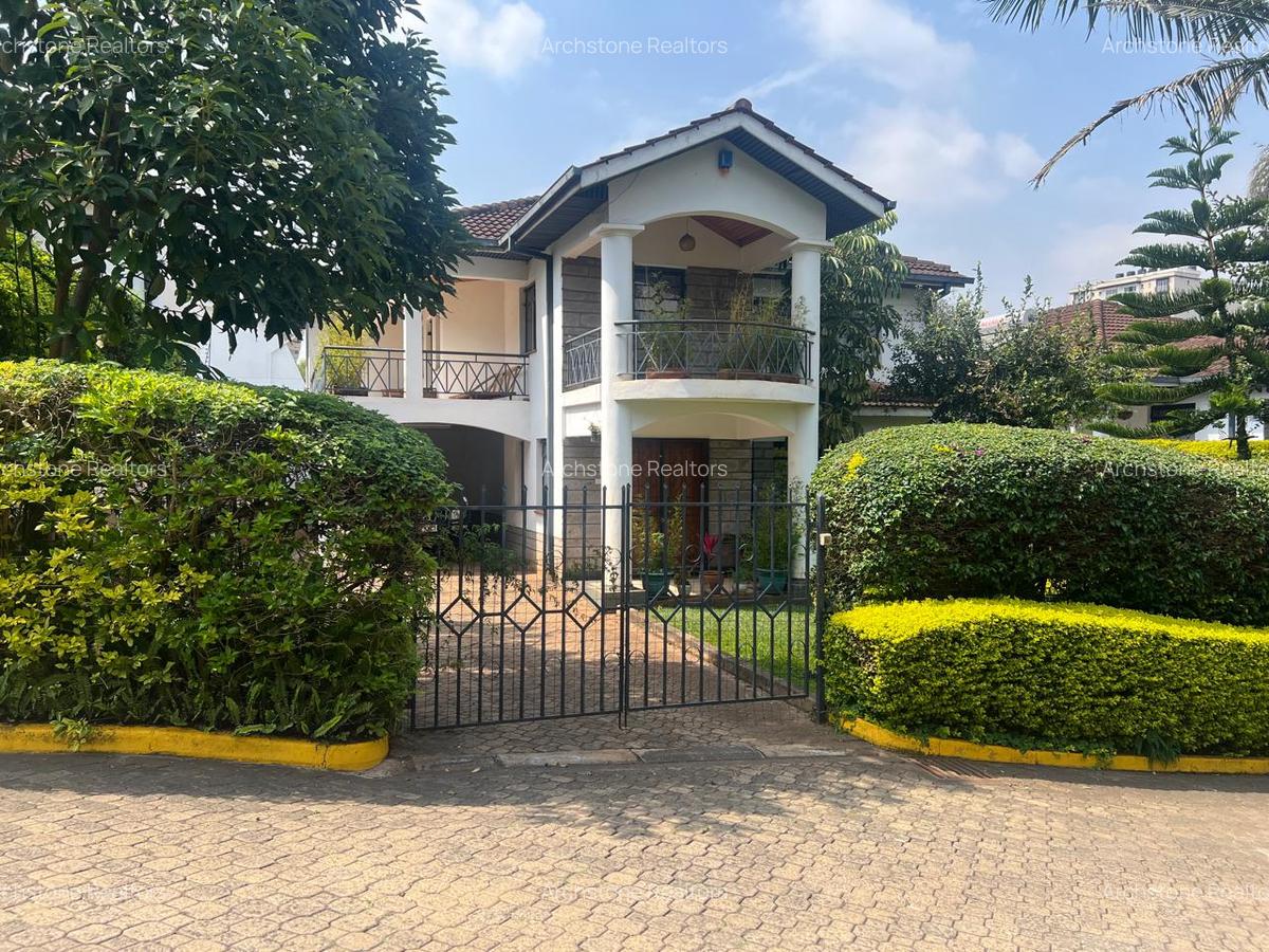 5 Bed Townhouse with En Suite in Spring Valley - 1