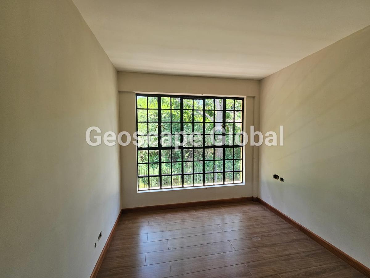 5 Bed House with En Suite in Nyari - 6