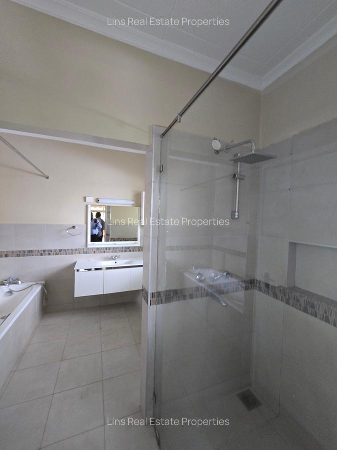 5 Bed House with En Suite in Kitisuru - 8