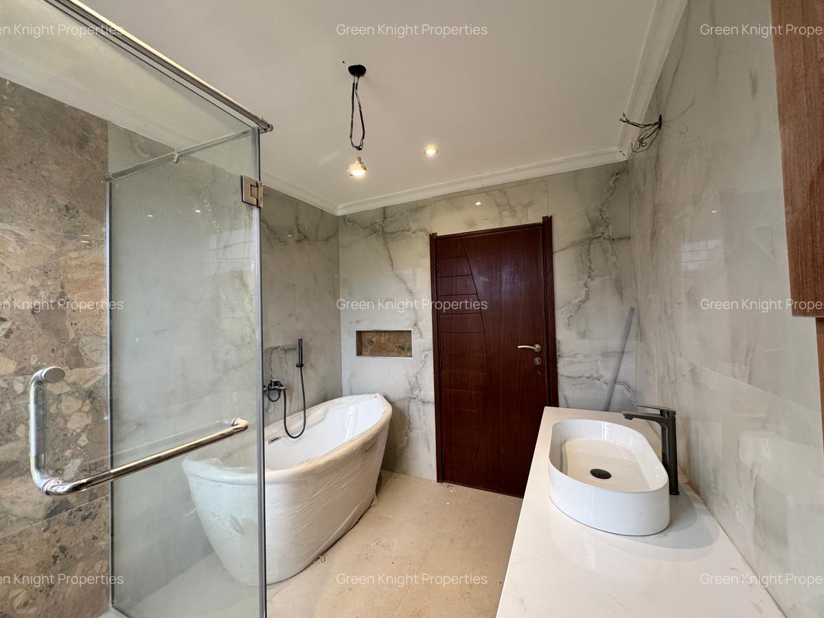4 Bed House with En Suite in Karen - 8
