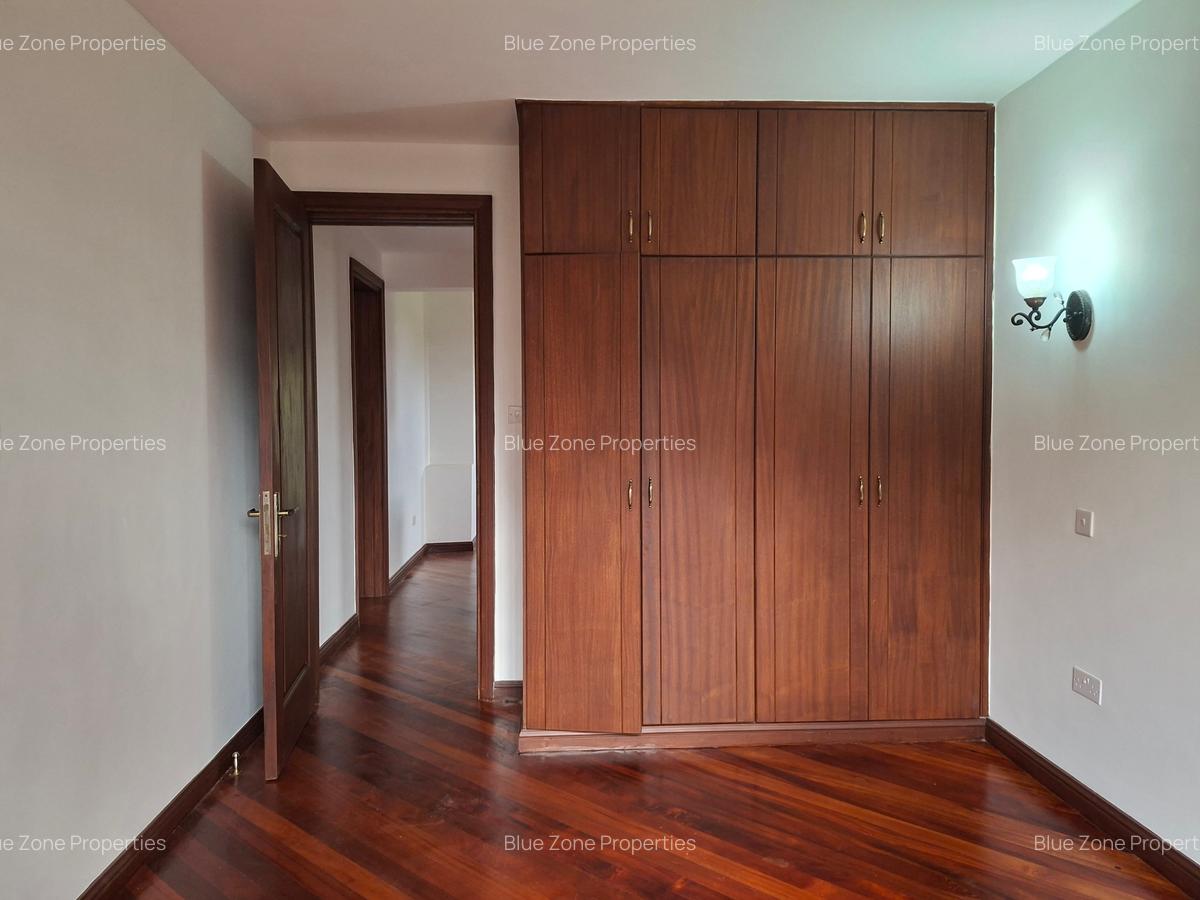 4 Bed Townhouse with En Suite at Close To Braeburn School - 12