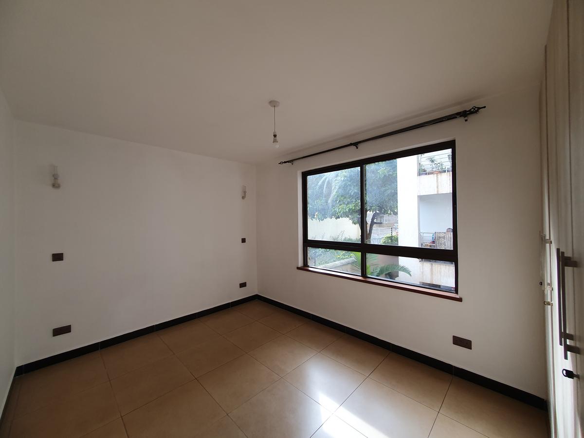 2 Bed Apartment with En Suite in Parklands - 7