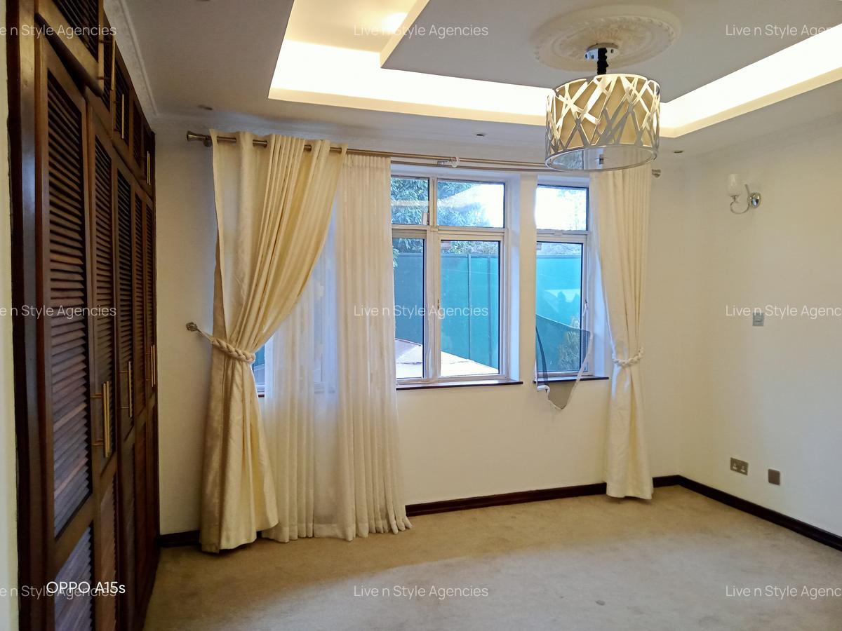 4 Bed House with En Suite in Runda - 10