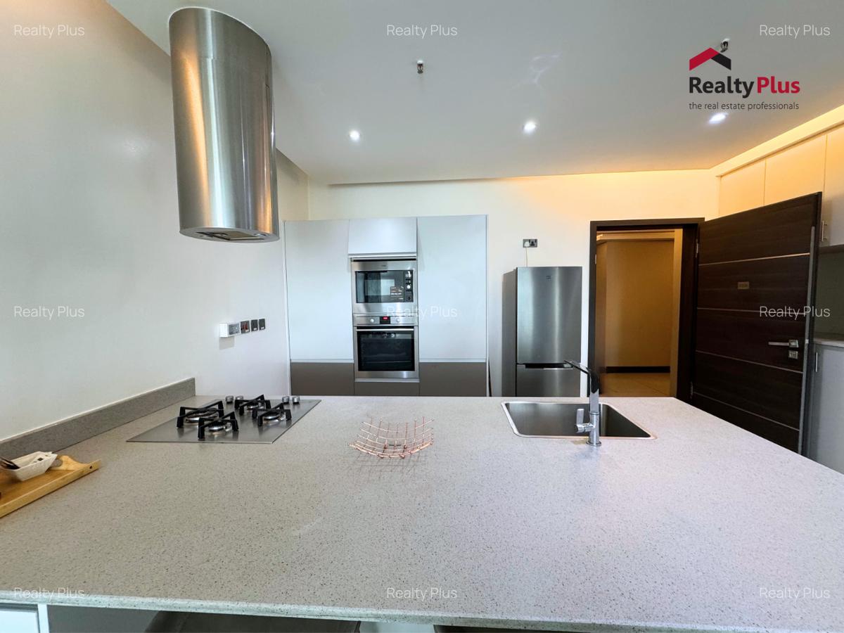 Serviced 1 Bed Apartment with En Suite at Le Marc - 3
