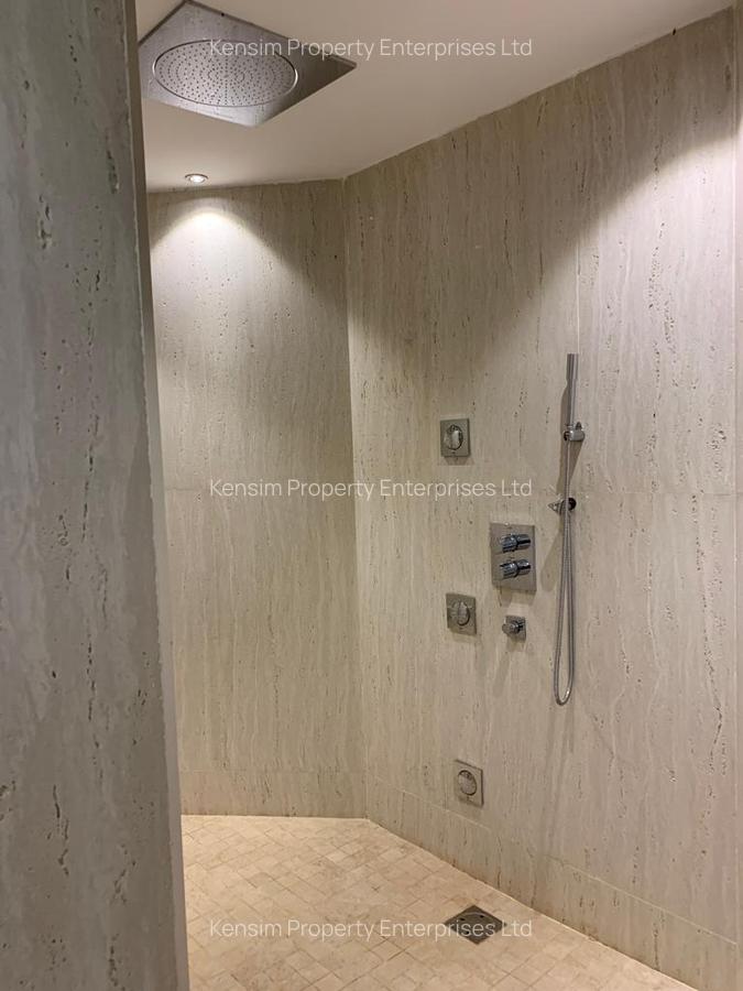 5 Bed House with En Suite in Runda - 19