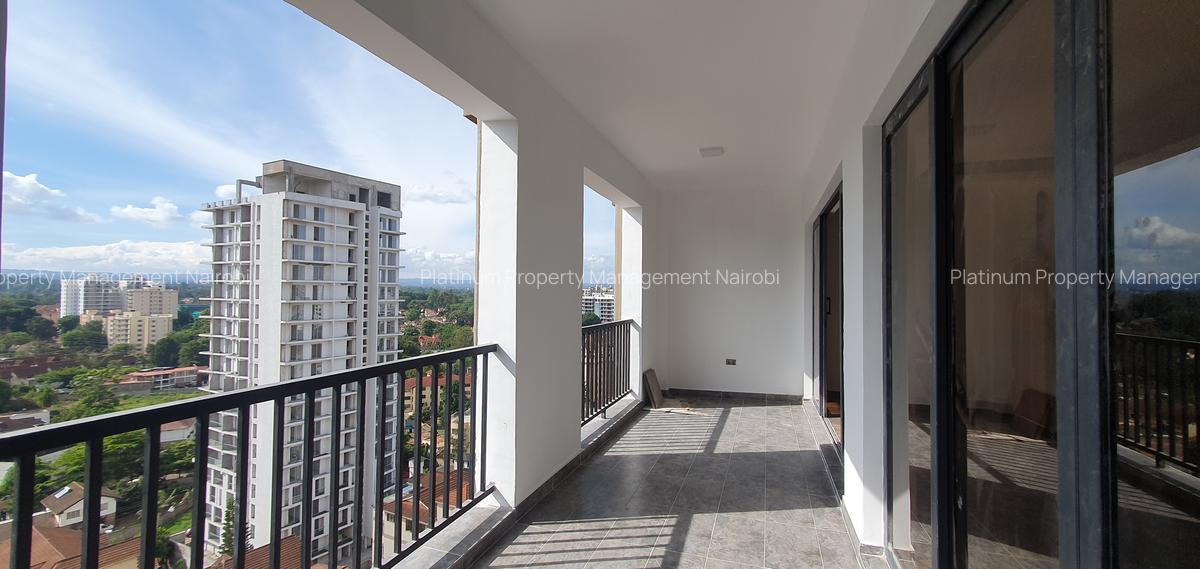 4 Bed Apartment with En Suite at Brookside - 6