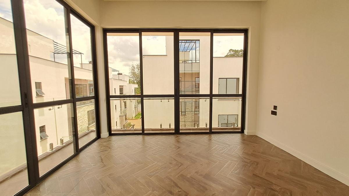4 Bed Townhouse with En Suite in Lavington - 11