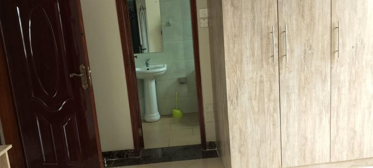 2 Bed Townhouse with En Suite in Lavington - 4