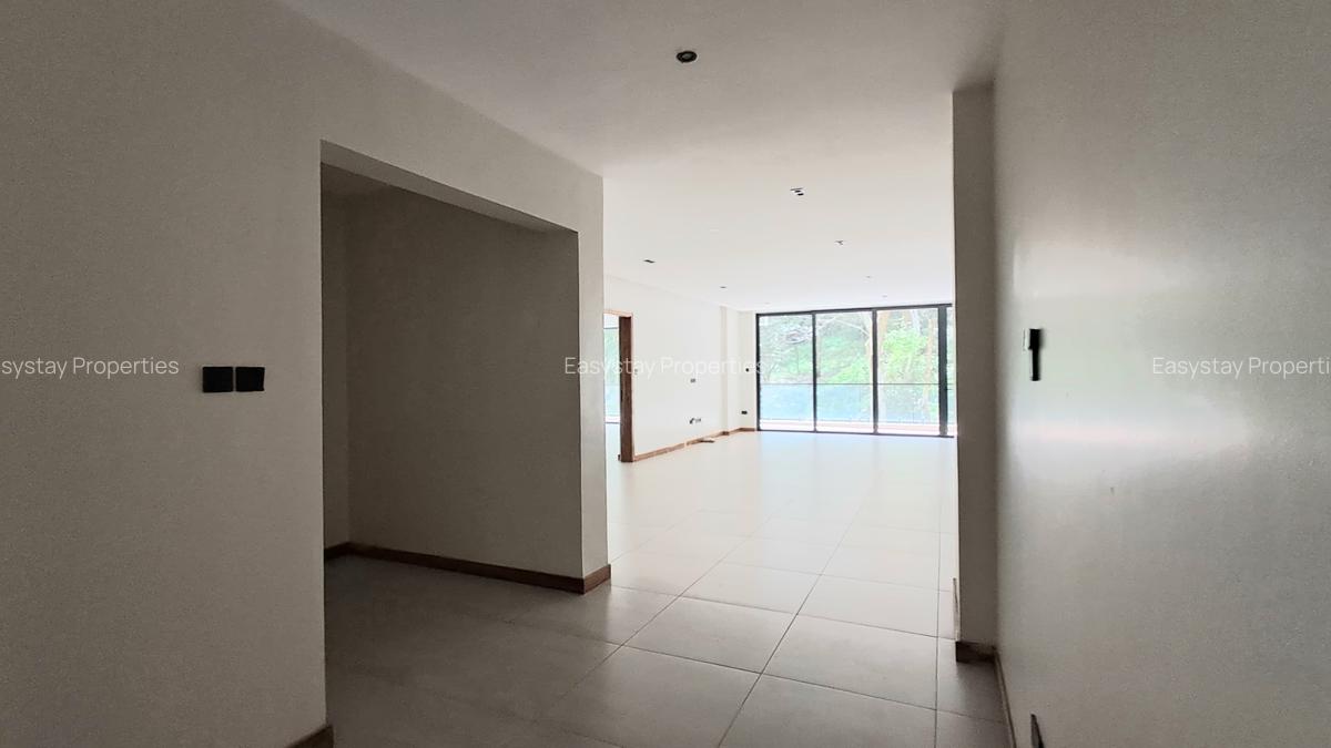 4 Bed Apartment with En Suite in Spring Valley - 13