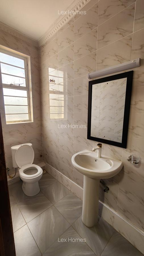 3 Bed House with En Suite at - 8