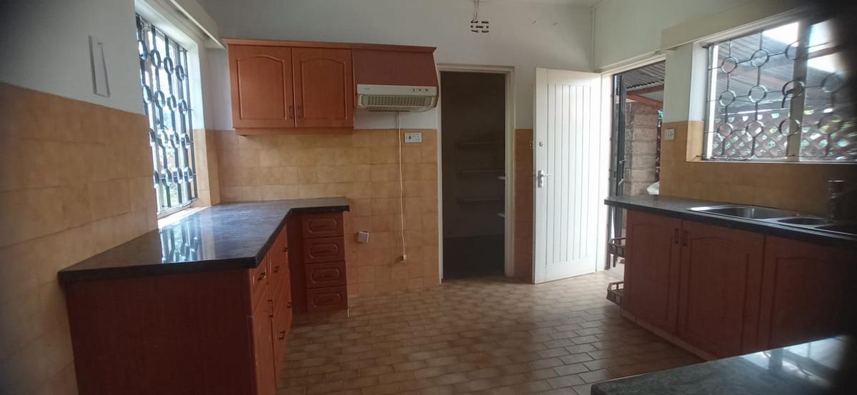 5 Bed Townhouse with En Suite in Lavington - 5
