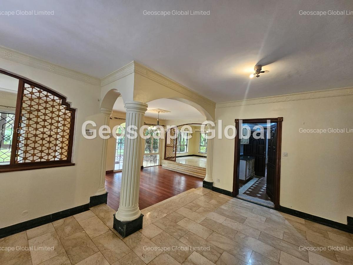 4 Bed House with En Suite in Spring Valley - 5