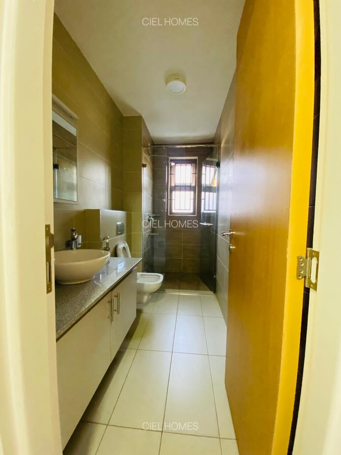 3 Bed Apartment with En Suite in Lavington - 10