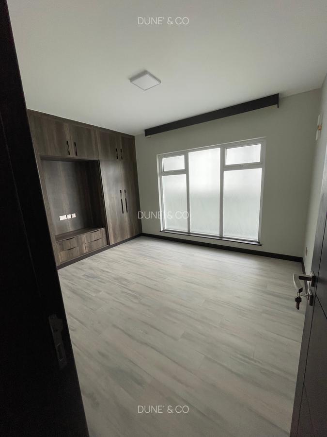 2 Bed Apartment with En Suite in Riverside - 11