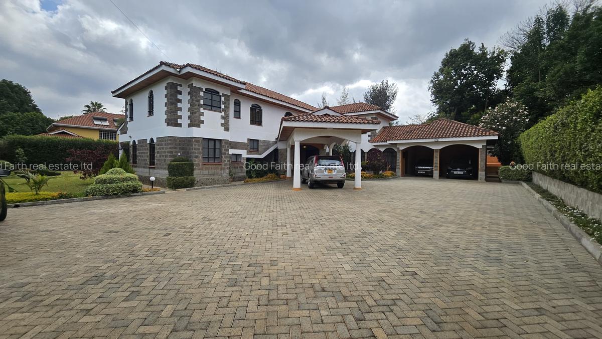 5 Bed House with En Suite in Runda - 2