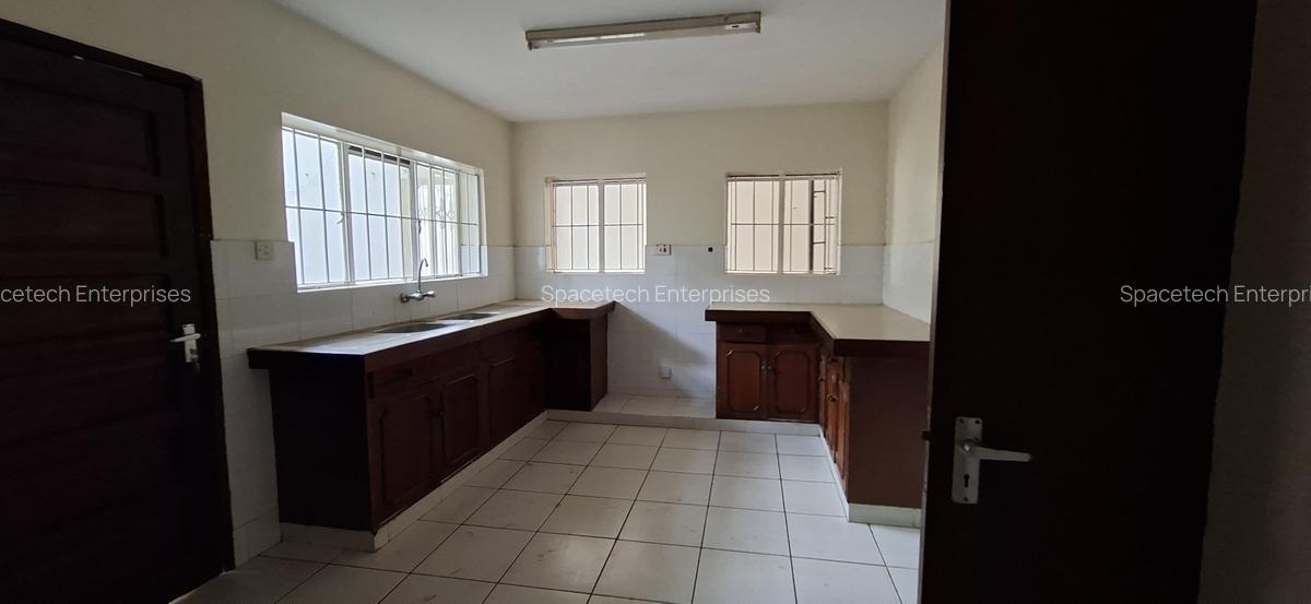 4 Bed Townhouse with En Suite in Spring Valley - 5