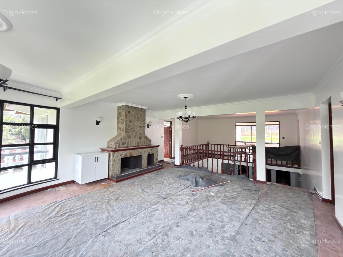 5 Bed House with En Suite at Windsor - 8