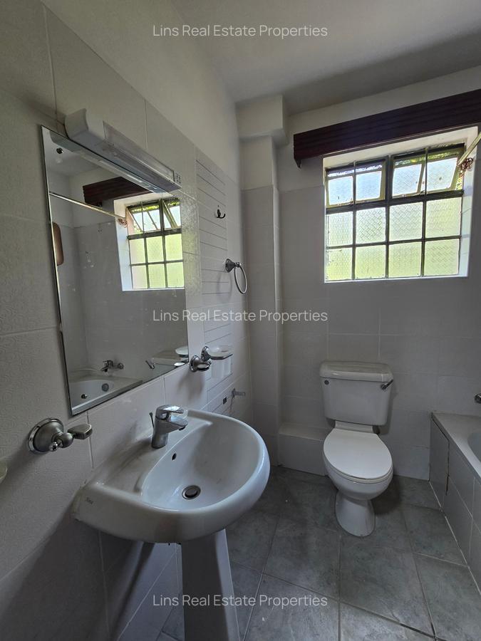 4 Bed Townhouse with En Suite in Lavington - 13