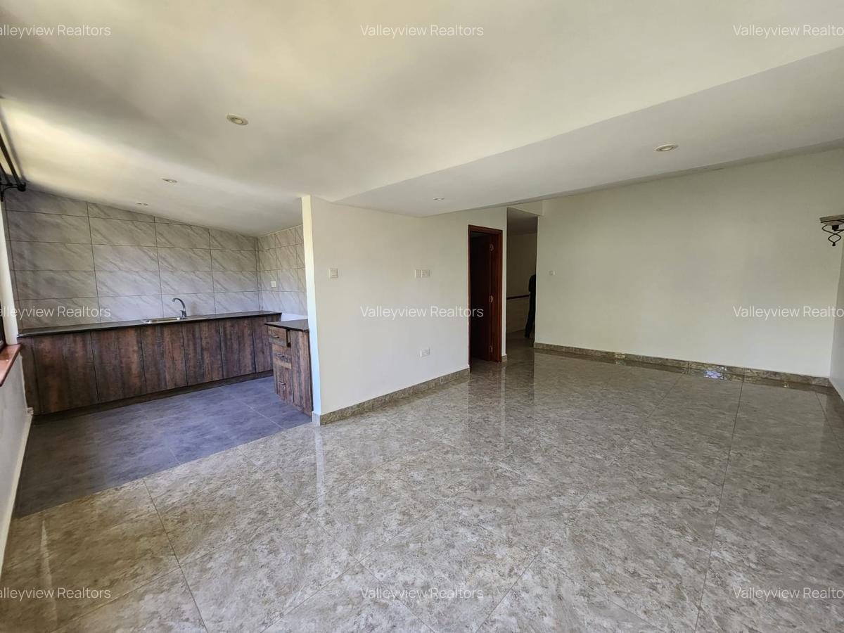 3 Bed Townhouse with En Suite at Riverside - 6