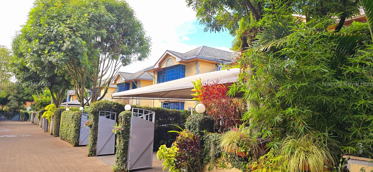 4 Bed Townhouse with En Suite at Off Convent Drive - 2