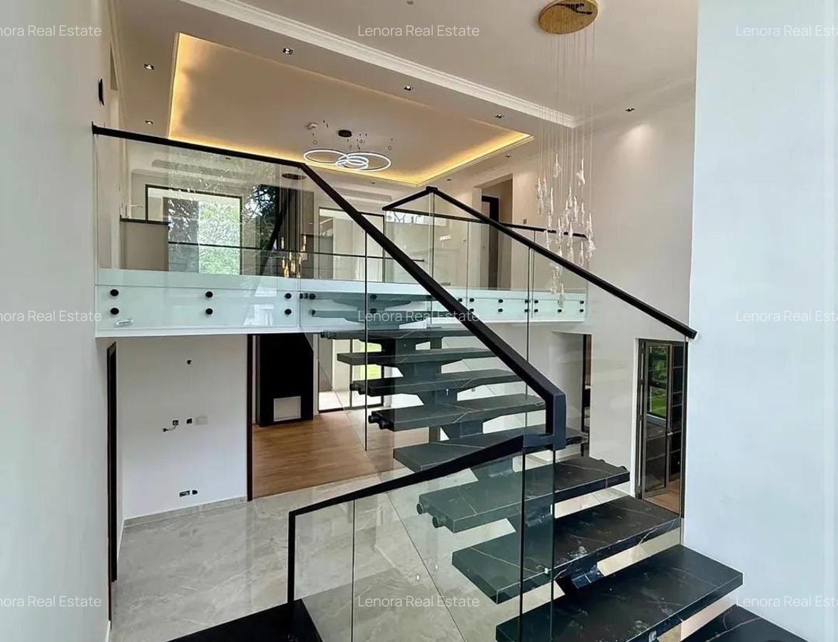 5 Bed Villa with En Suite in Karen Hardy - 4