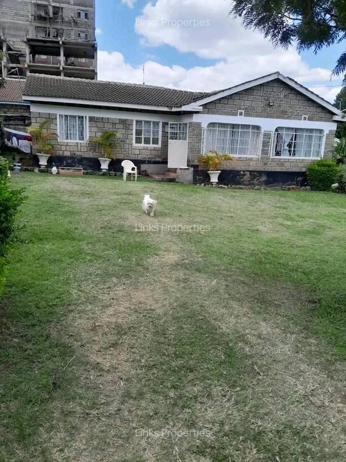 4 Bed House with En Suite at Mandela Road - 15