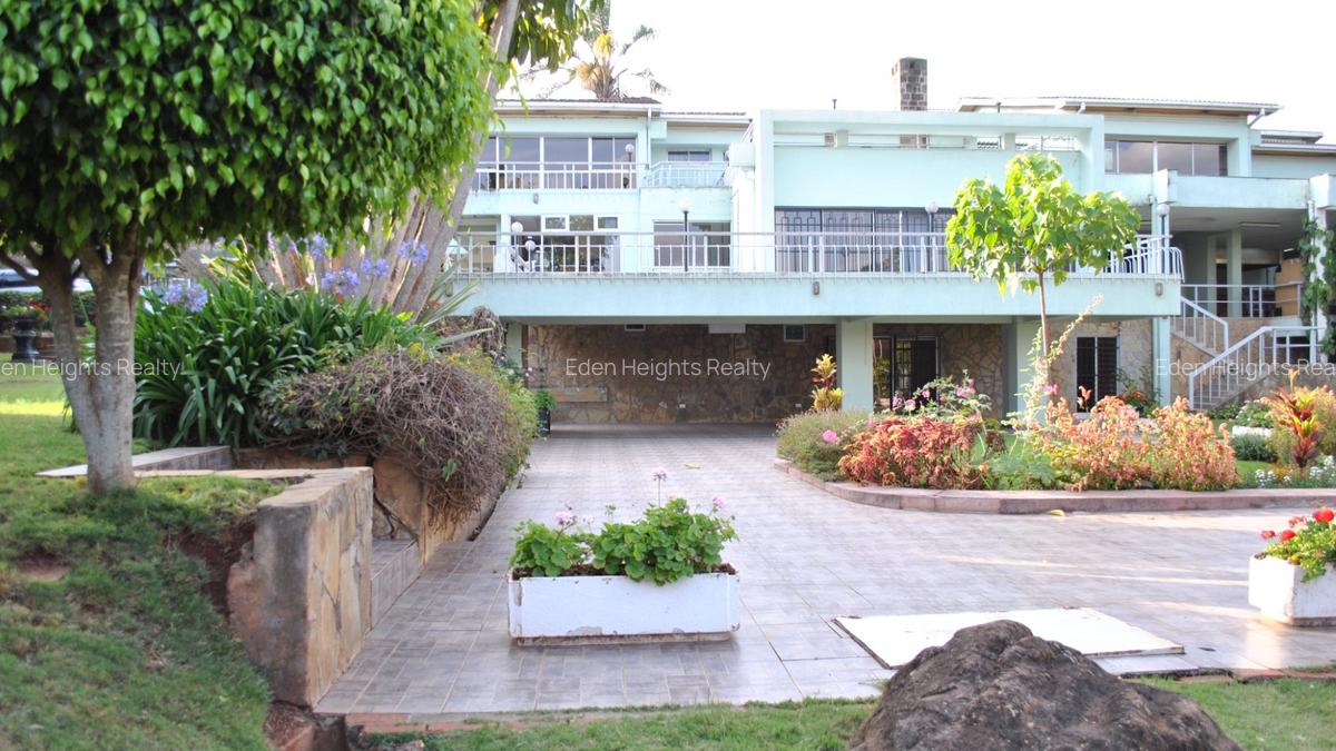 2,000 ft² Commercial Property with Parking in Lavington - 7