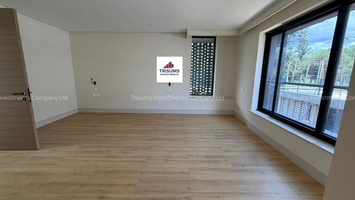 5 Bed House with En Suite in Kyuna - 4