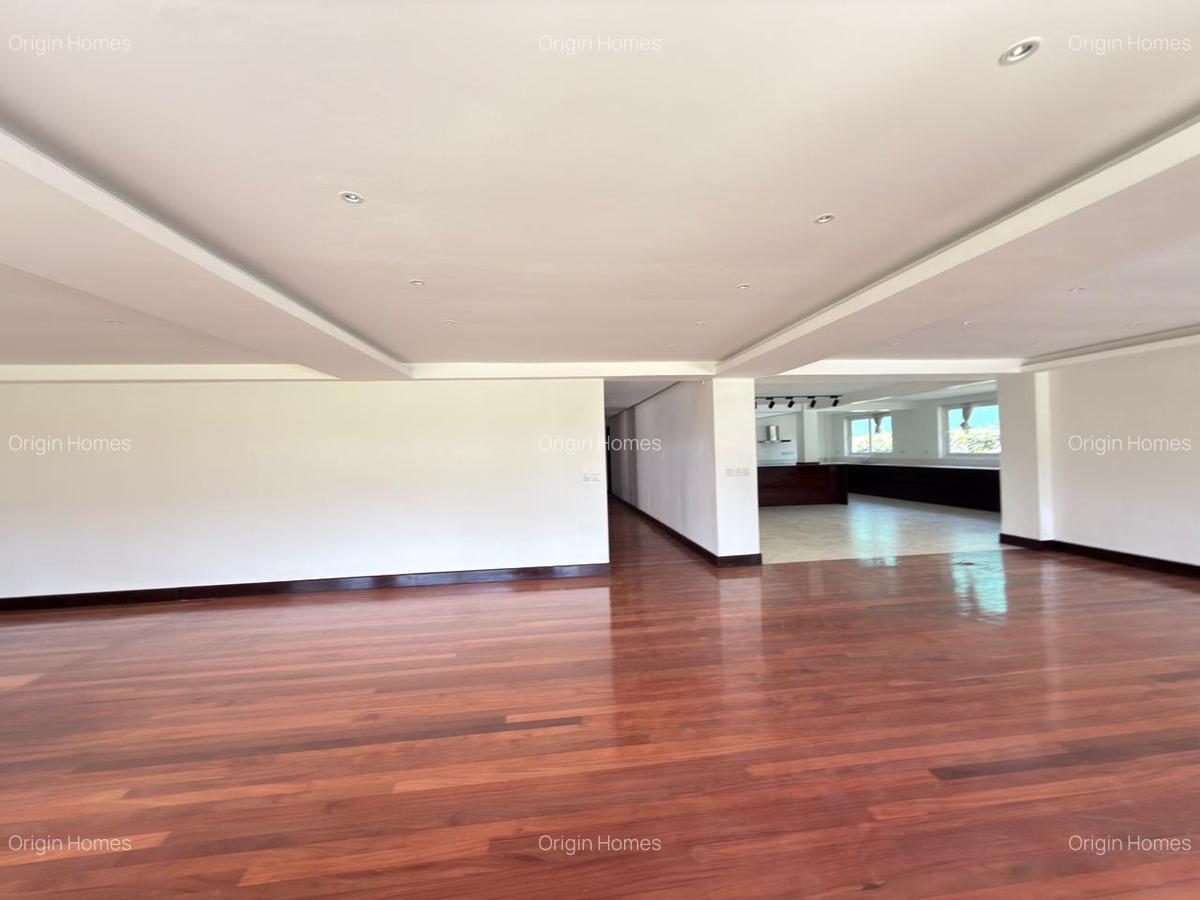 5 Bed House with En Suite in Runda - 5