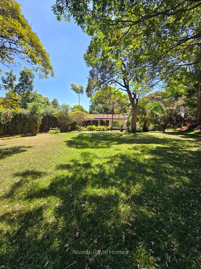 3 Bed House with En Suite at Lavington Green - 4