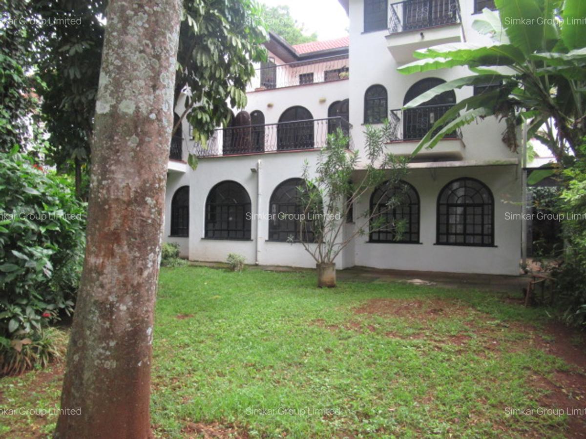 4 Bed Townhouse with En Suite at Riverside - 2