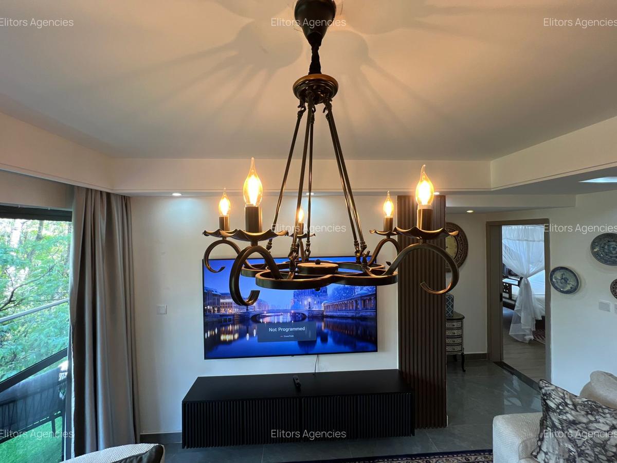 Serviced 2 Bed Apartment with En Suite at Riverside Dr - 10