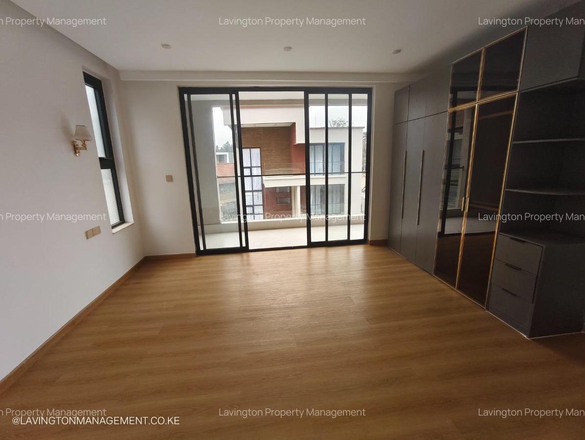 5 Bed Townhouse with En Suite at Lavington Green - 11