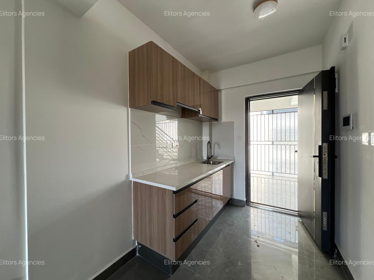 1 Bed Apartment with En Suite at Riverside Drive - 6