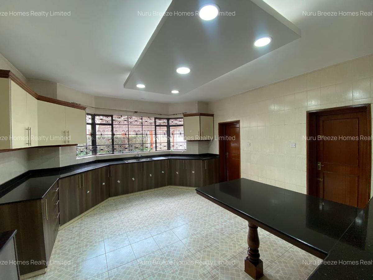 5 Bed Townhouse with En Suite in Nyari - 3