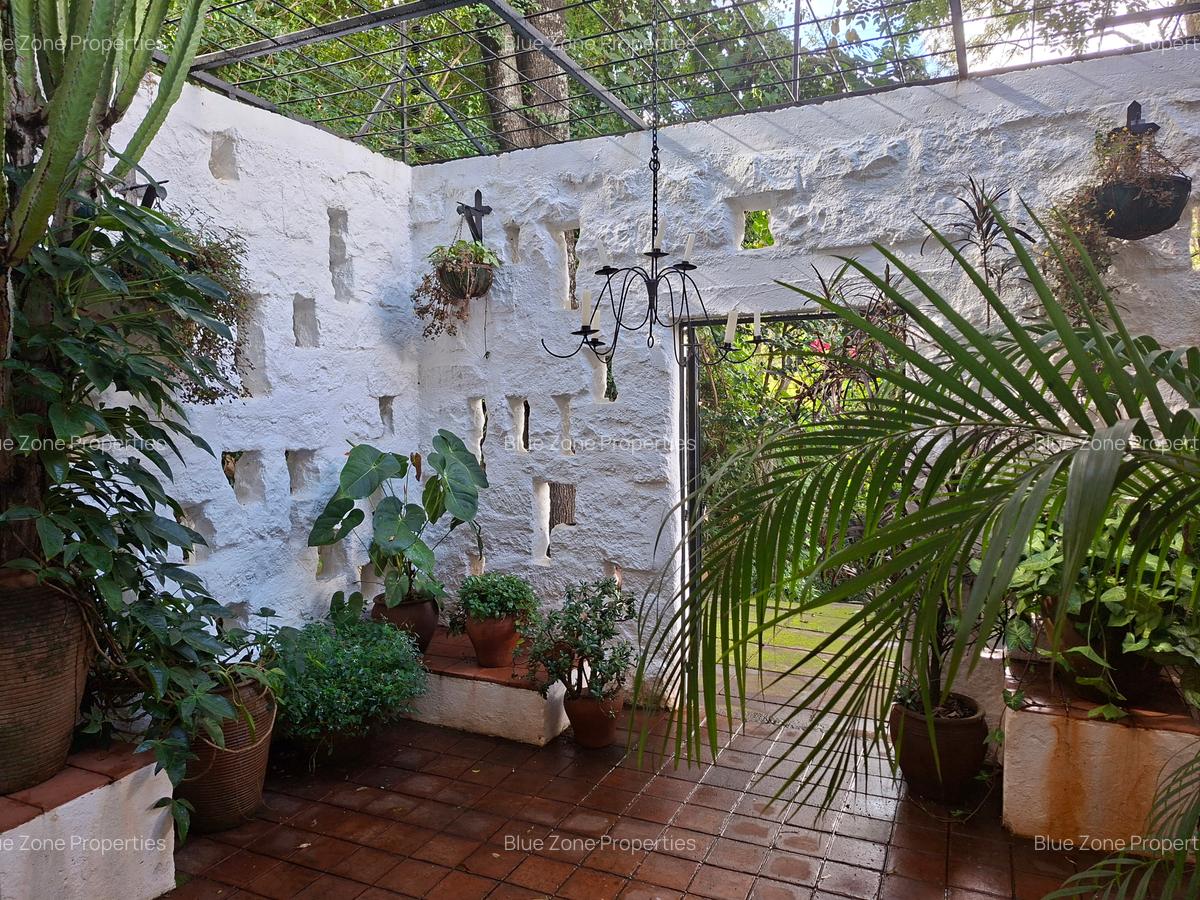 1 Bed Townhouse with En Suite at Off Naivasha Avenue - 8